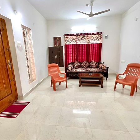 Truelife Homestays - Alamelu Avenue - Fully Furnished Ac 2Bhk Apartments In Tirupati - Walkable To Restaurants & Super Market - Fast Wifi - Kitchen - Easy Access To Airport, Railway Station, Sri Padmavathi & Tirumala Temple מראה חיצוני תמונה
