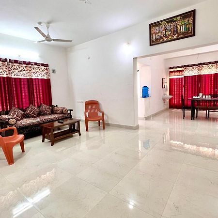 Truelife Homestays - Alamelu Avenue - Fully Furnished Ac 2Bhk Apartments In Tirupati - Walkable To Restaurants & Super Market - Fast Wifi - Kitchen - Easy Access To Airport, Railway Station, Sri Padmavathi & Tirumala Temple מראה חיצוני תמונה