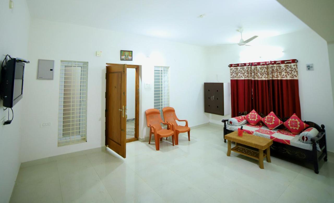 Truelife Homestays - Alamelu Avenue - Fully Furnished Ac 2Bhk Apartments In Tirupati - Walkable To Restaurants & Super Market - Fast Wifi - Kitchen - Easy Access To Airport, Railway Station, Sri Padmavathi & Tirumala Temple מראה חיצוני תמונה