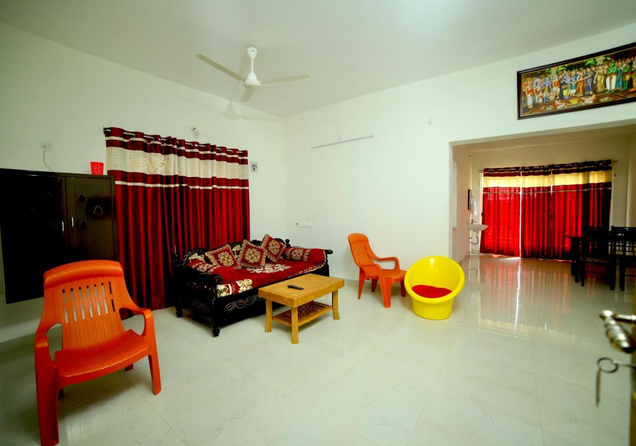Truelife Homestays - Alamelu Avenue - Fully Furnished Ac 2Bhk Apartments In Tirupati - Walkable To Restaurants & Super Market - Fast Wifi - Kitchen - Easy Access To Airport, Railway Station, Sri Padmavathi & Tirumala Temple מראה חיצוני תמונה