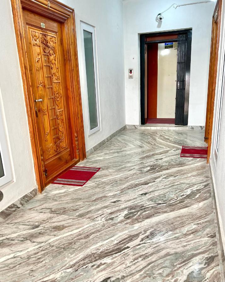 Truelife Homestays - Alamelu Avenue - Fully Furnished Ac 2Bhk Apartments In Tirupati - Walkable To Restaurants & Super Market - Fast Wifi - Kitchen - Easy Access To Airport, Railway Station, Sri Padmavathi & Tirumala Temple מראה חיצוני תמונה