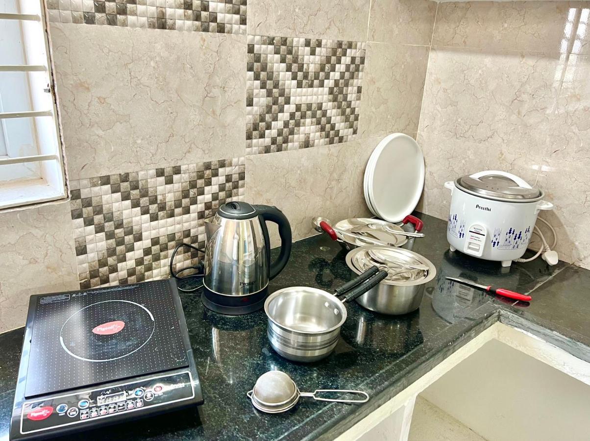 Truelife Homestays - Alamelu Avenue - Fully Furnished Ac 2Bhk Apartments In Tirupati - Walkable To Restaurants & Super Market - Fast Wifi - Kitchen - Easy Access To Airport, Railway Station, Sri Padmavathi & Tirumala Temple מראה חיצוני תמונה